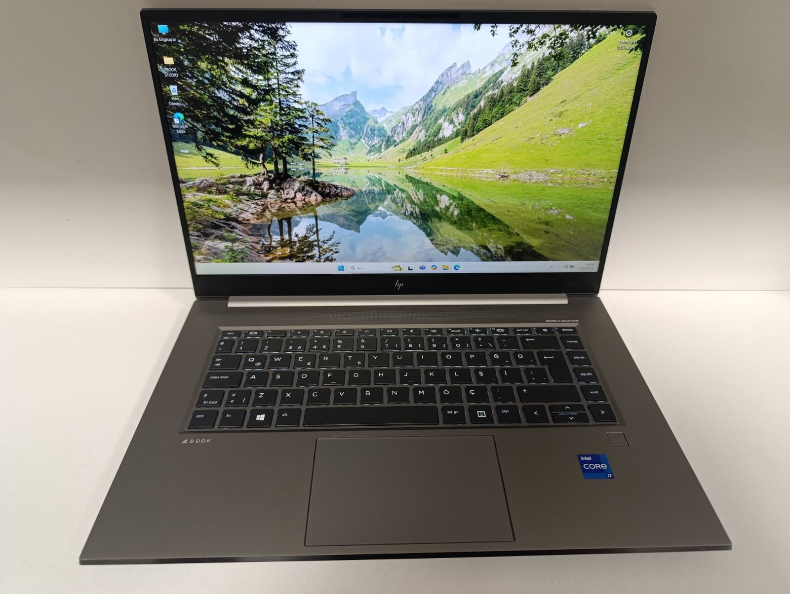 HP 314F7EA ZBook Studio 15.6inch G8 i7-11800H/16GB-DDR4/512GB-NVMe/4GB-T1200-GDDR6/15.6"-FHD/MSWin Pro (YENİLENMİŞ)